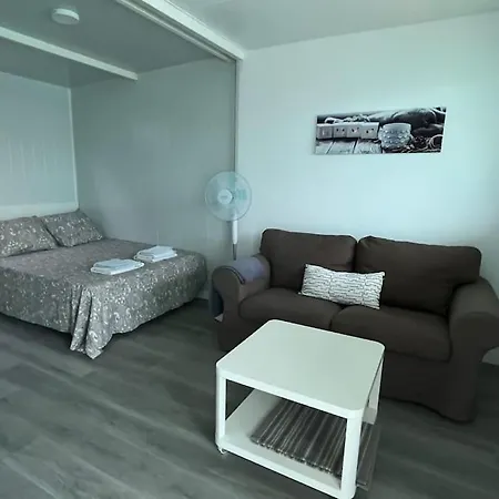 Renovated Tiny House Apartment San Bartolomé