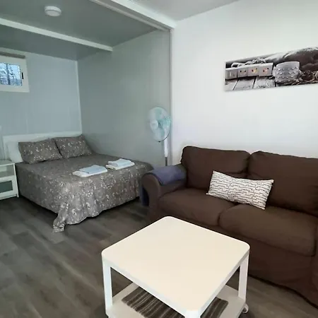 Renovated Tiny House Сан-Бартоломе